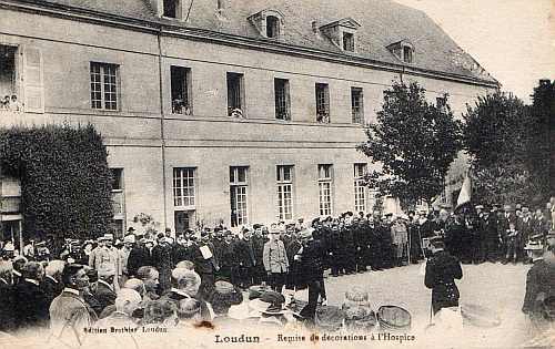 Loudun - Remise de décorations à l'hospice